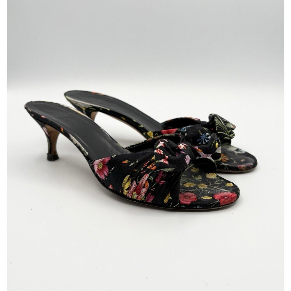 Gucci Black Satin Kitten Heels w/ Colorful Floral Pattern & Bow Y2K Size 6.5 - Picture 3 of 15